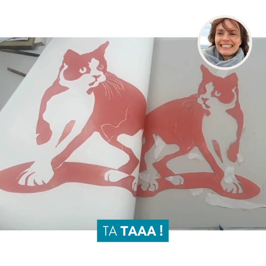 Genial Zeichnen - Video Screenshot - Anleitung - Moosgummidruck - Katze zeichnen und drucken - 10 - Papier abziehen - Fertiger Druck - copyright Maja Oschmann