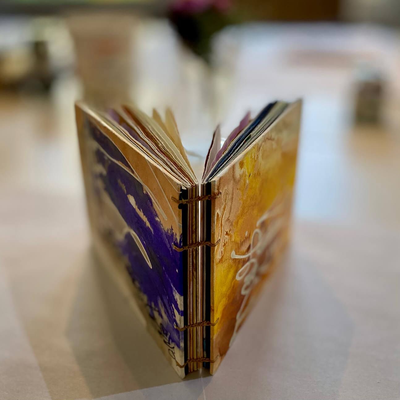 Genial Zeichnen - Vom Bogen zum Buch Workshop - Künstlerbuch mit Bettina Wachter und Maja Oschmann